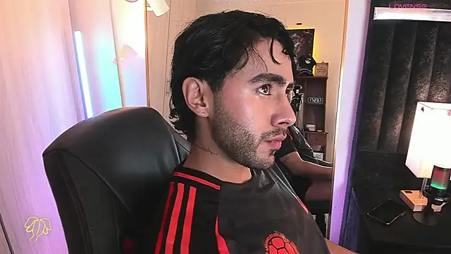 ItsMeEros online show from June 17, 2026, 10:21 pm
