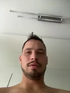 Jonkitzler1 online show from January 7, 2025, 11:16 am