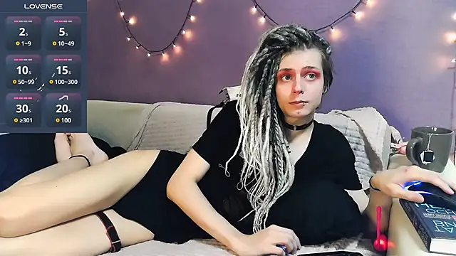 Littlepinkcat online show from March 16, 2025, 3:28 pm