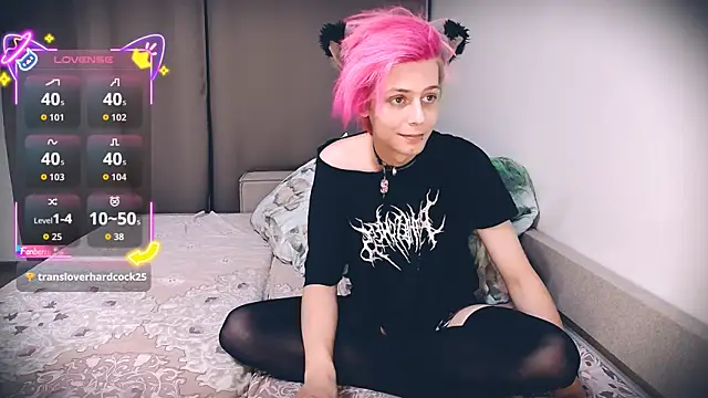 Littlepinkcat online show from July 31, 2026, 11:48 pm