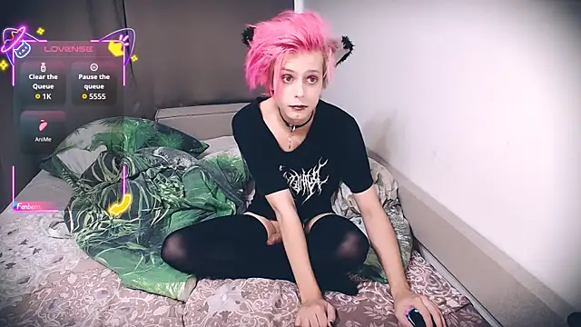 Littlepinkcat online show from August 6, 2026, 4:58 am