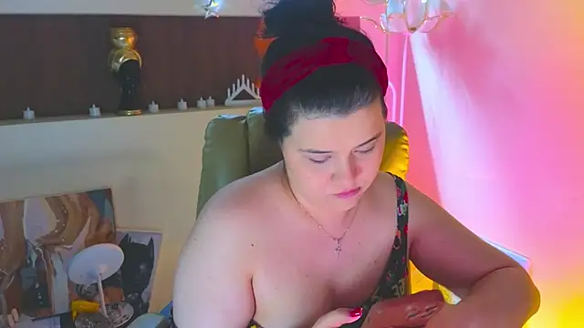 Snapshot of Malika_uAngel chatting on April 13, 2026, 6:24 pm Malika uAngel online show from April 13, 2026, 6:24 pm