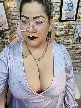 Snapshot of Dalessa_Bigtits chatting on May 25, 2026, 10:38 pm Dalessa Bigtits online show from May 25, 2026, 10:38 pm