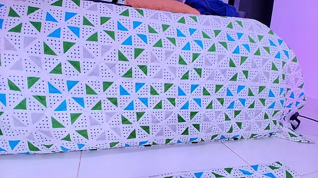 naomi kyse online show from November 28, 2025, 3:09 am