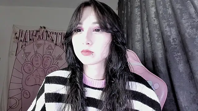 Snapshot of Holy420lolii chatting on September 20, 2025, 5:36 pm Holy420lolii online show from September 20, 2025, 5:36 pm