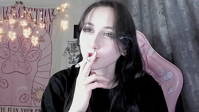 Snapshot of Holy420lolii chatting on October 21, 2025, 7:36 pm Holy420lolii online show from October 21, 2025, 7:36 pm