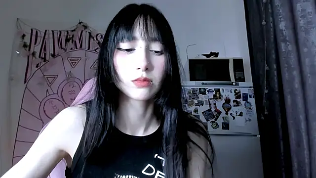 Holy420lolii online show from May 15, 2026, 3:41 pm