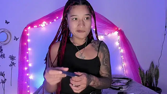 Eva Lee  online show from January 28, 2025, 6:49 am