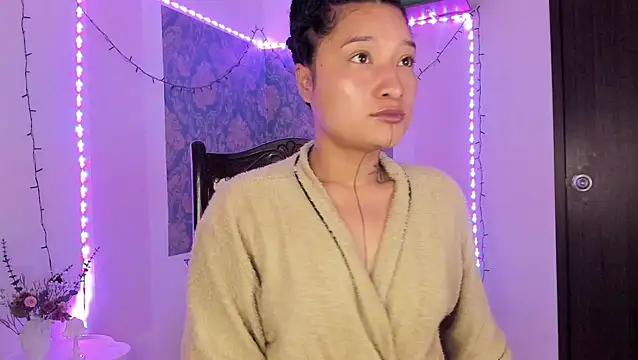 Eva Lee  online show from February 26, 2026, 9:19 am