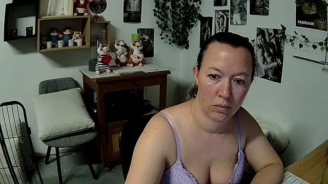 AnyaKreyxh online show from February 22, 2026, 12:04 pm