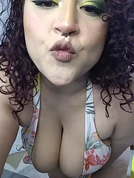 Snapshot of Sarita_Summer chatting on October 29, 2025, 10:44 pm Sarita Summer online show from October 29, 2025, 10:44 pm