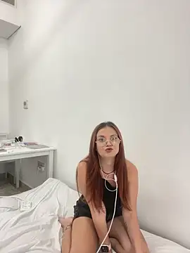 lovebellagrey online show from May 9, 2026, 12:32 pm