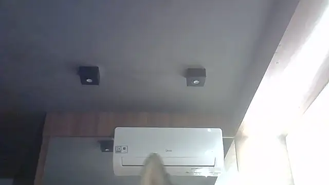 Skinny-Kitten online show from June 14, 2026, 7:27 pm