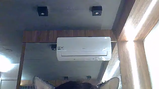 Skinny-Kitten online show from July 18, 2026, 4:22 pm