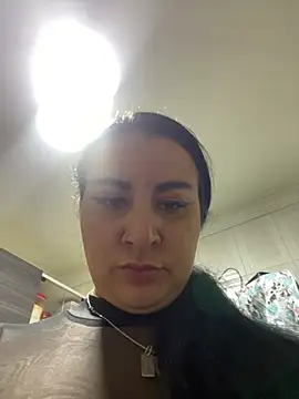 Abril Luv online show from March 22, 2025, 1:54 am