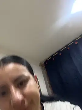 Abril Luv online show from September 23, 2025, 1:08 am