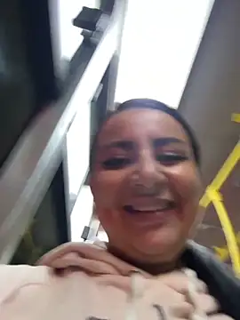 Snapshot of Abril_Luv chatting on February 11, 2026, 1:21 am Abril Luv online show from February 11, 2026, 1:21 am