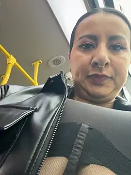 Snapshot of Abril_Luv chatting on February 13, 2026, 12:23 pm Abril Luv online show from February 13, 2026, 12:23 pm