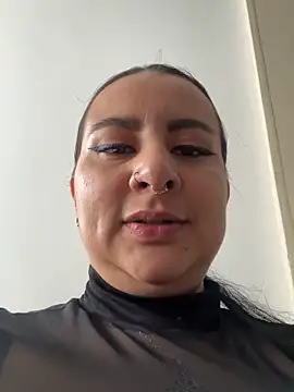 Snapshot of Abril_Luv chatting on February 17, 2026, 1:18 pm Abril Luv online show from February 17, 2026, 1:18 pm