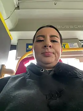 Snapshot of Abril_Luv chatting on February 19, 2026, 12:01 pm Abril Luv online show from February 19, 2026, 12:01 pm