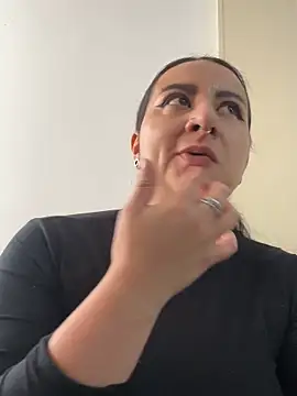 Snapshot of Abril_Luv chatting on February 23, 2026, 1:19 pm Abril Luv online show from February 23, 2026, 1:19 pm