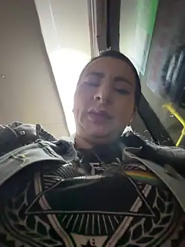 Snapshot of Abril_Luv chatting on February 26, 2026, 12:31 am Abril Luv online show from February 26, 2026, 12:31 am