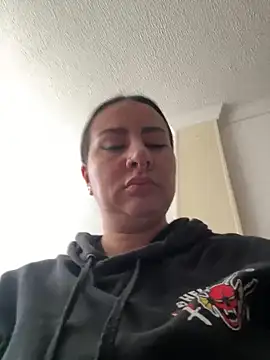 Snapshot of Abril_Luv chatting on February 26, 2026, 1:10 pm Abril Luv online show from February 26, 2026, 1:10 pm