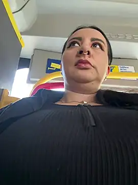 Snapshot of Abril_Luv chatting on February 27, 2026, 12:16 pm Abril Luv online show from February 27, 2026, 12:16 pm