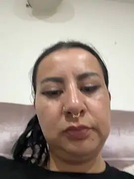 Snapshot of Abril_Luv chatting on March 2, 2026, 1:30 am Abril Luv online show from March 2, 2026, 1:30 am