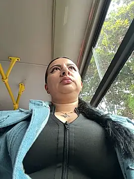 Snapshot of Abril_Luv chatting on March 5, 2026, 12:12 pm Abril Luv online show from March 5, 2026, 12:12 pm