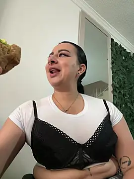 Snapshot of Abril_Luv chatting on March 6, 2026, 12:56 pm Abril Luv online show from March 6, 2026, 12:56 pm