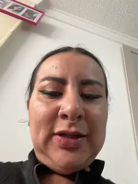 Snapshot of Abril_Luv chatting on March 9, 2026, 1:04 pm Abril Luv online show from March 9, 2026, 1:04 pm