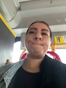 Snapshot of Abril_Luv chatting on March 11, 2026, 12:11 pm Abril Luv online show from March 11, 2026, 12:11 pm