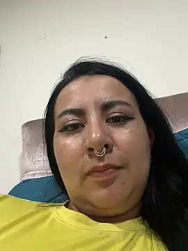 Abril Luv online show from June 10, 2026, 1:50 am