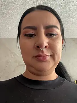 Abril Luv online show from July 3, 2026, 1:06 pm