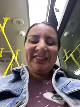 Abril Luv online show from July 8, 2026, 1:32 am