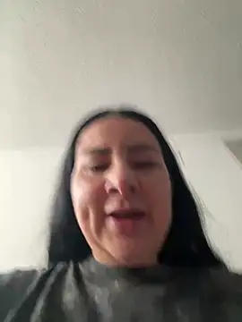 Abril Luv online show from July 31, 2026, 1:32 pm