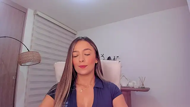 Snapshot of wandathompson_ chatting on April 10, 2026, 10:09 am wandathompson online show from April 10, 2026, 10:09 am