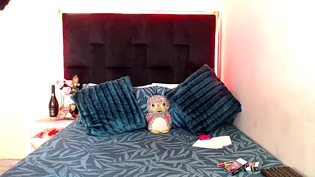 CancerGodessX online show from October 5, 2025, 5:39 am