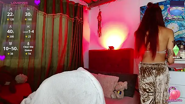 alisseallie online show from November 16, 2025, 11:38 am