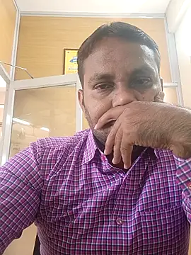 Snapshot of adicma123 chatting on October 7, 2025, 8:00 am adicma123 online show from October 7, 2025, 8:00 am