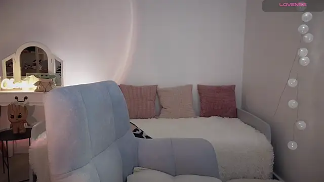 ImKeira online show from October 4, 2025, 7:34 pm