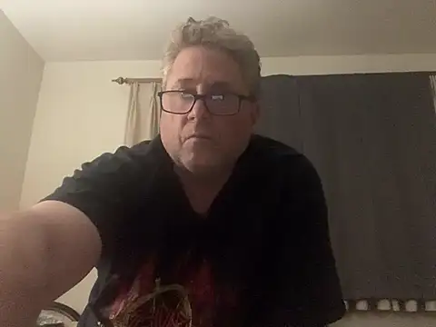 Snapshot of iwantutocum1X chatting on February 25, 2026, 10:03 am iwantutocum1X online show from February 25, 2026, 10:03 am