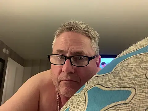 iwantutocum1X online show from May 31, 2026, 8:10 am