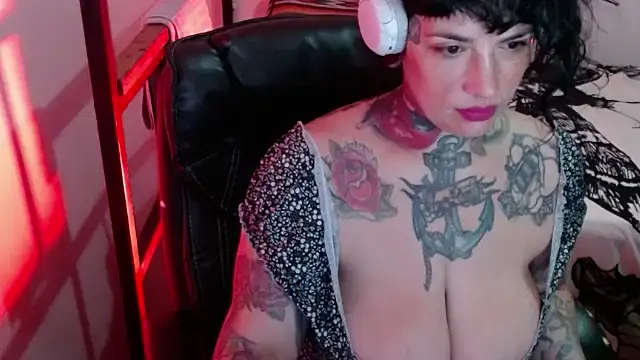 VampGirl1 online show from January 27, 2025, 12:16 pm