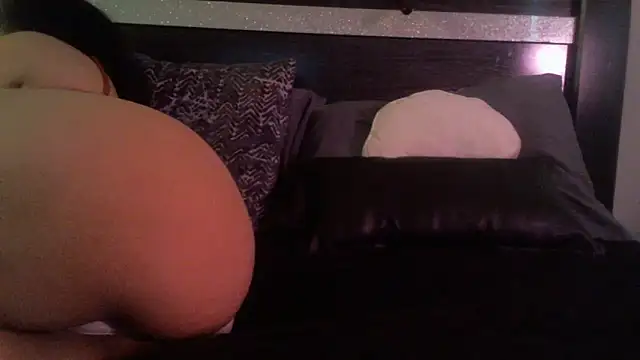 lofibunni online show from April 4, 2026, 8:39 pm