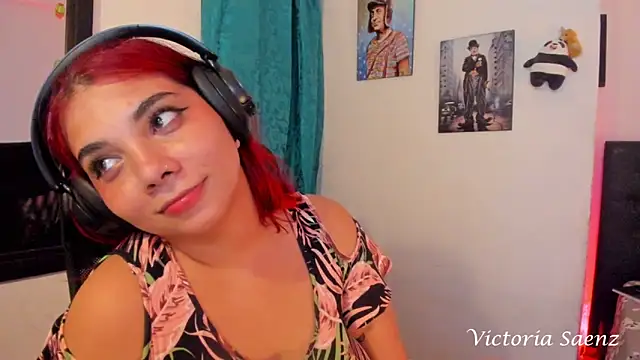 victoriaasaenz  online show from January 22, 2025, 4:02 am