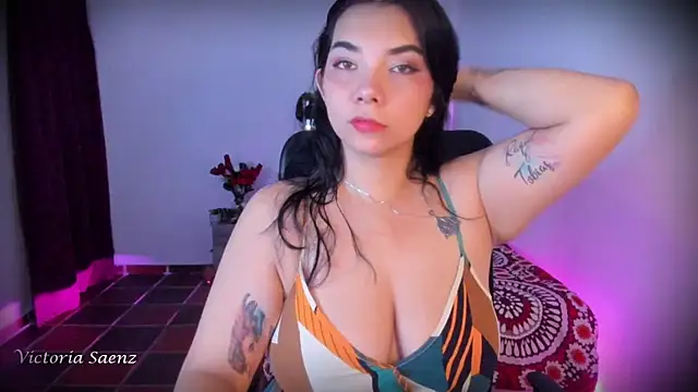 victoriaasaenz  online show from April 24, 2026, 12:24 am