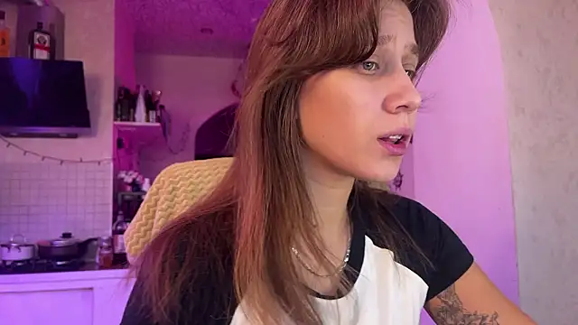 Snapshot of Sasha_moormeoow chatting on December 8, 2024, 7:15 am Sasha moormeoow online show from December 8, 2024, 7:15 am