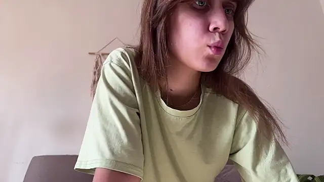 Snapshot of Sasha_moormeoow chatting on March 6, 2025, 7:47 am Sasha moormeoow online show from March 6, 2025, 7:47 am